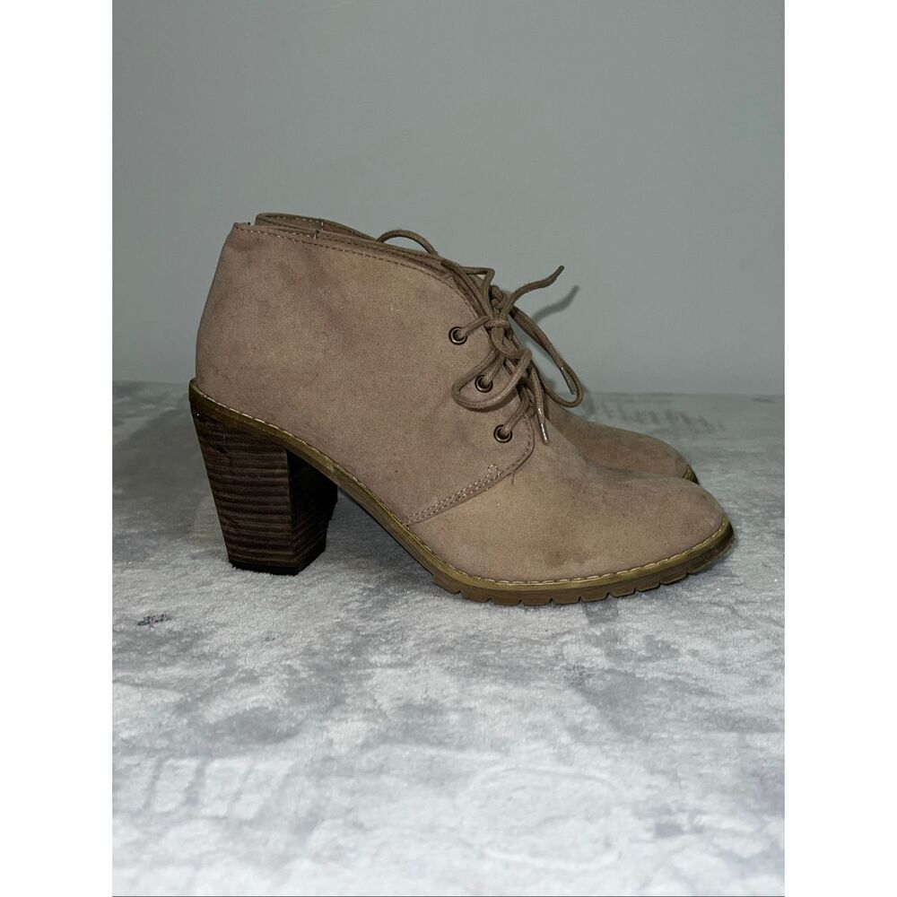 Restricted Booties Victorian Gothic Chic Tan Women’s 7.5